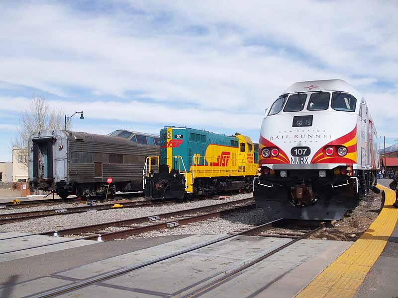 New Mexico Rail Runner Resumes Service